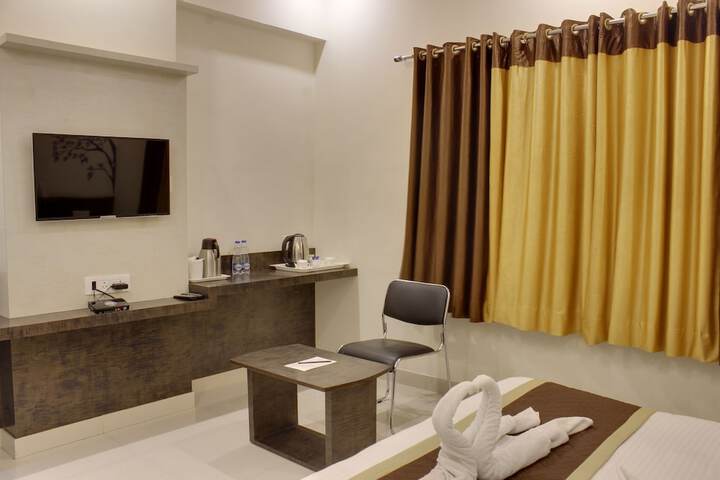 Room 8 of 38