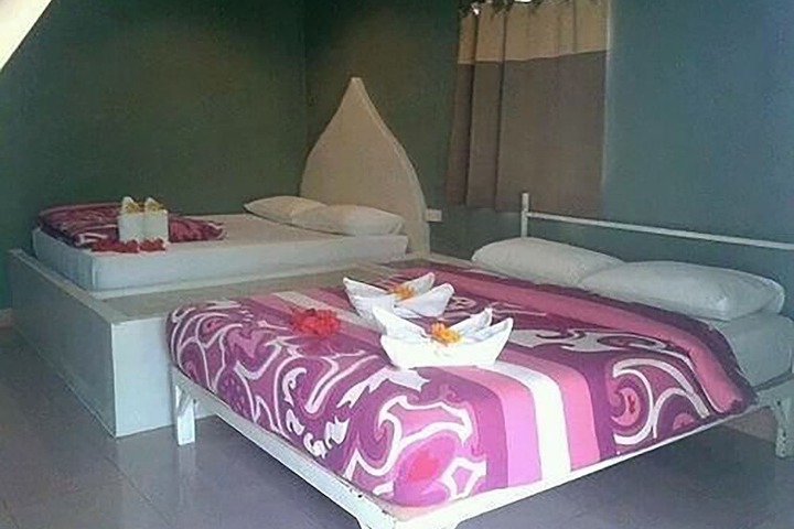 Room 32 of 54