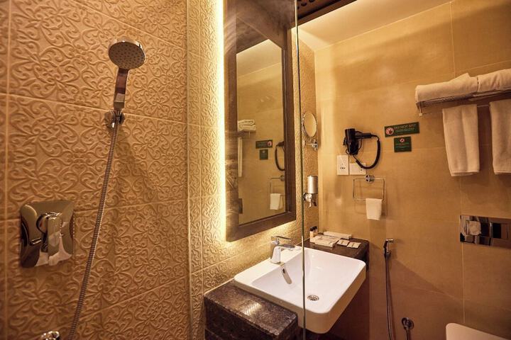 Room 38 of 118
