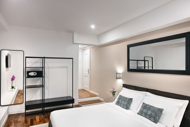 Room 7 of 51