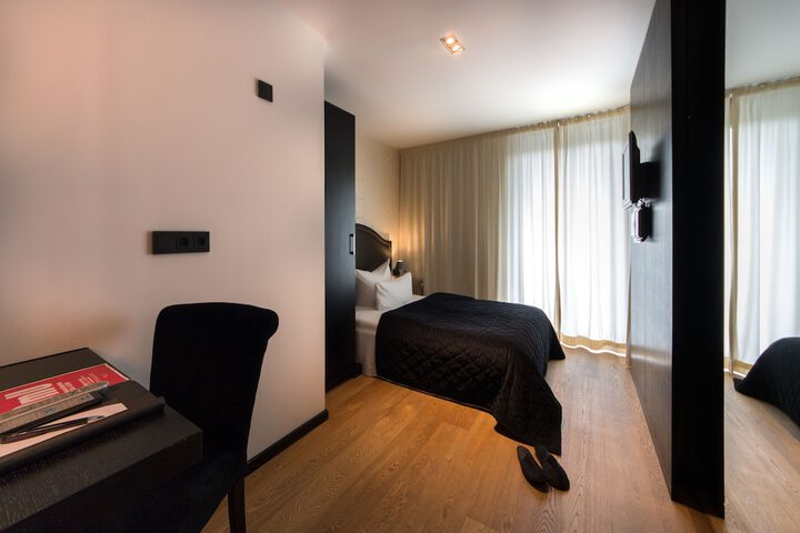Room 14 of 91