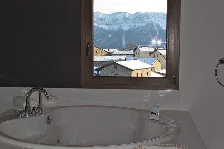 Jetted tub