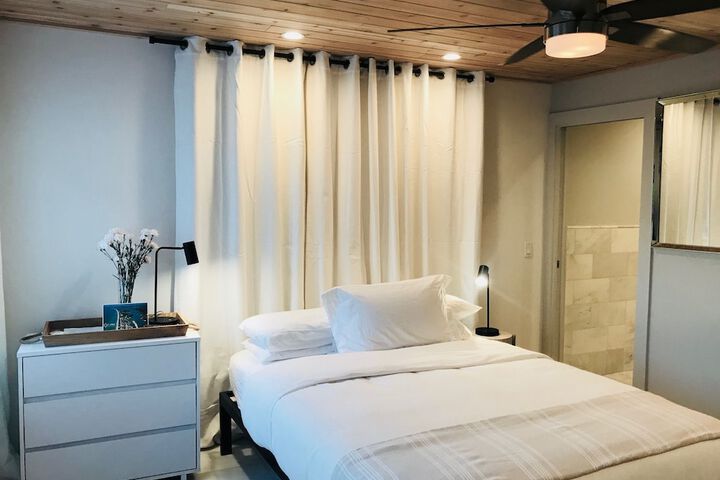 Room 12 of 236