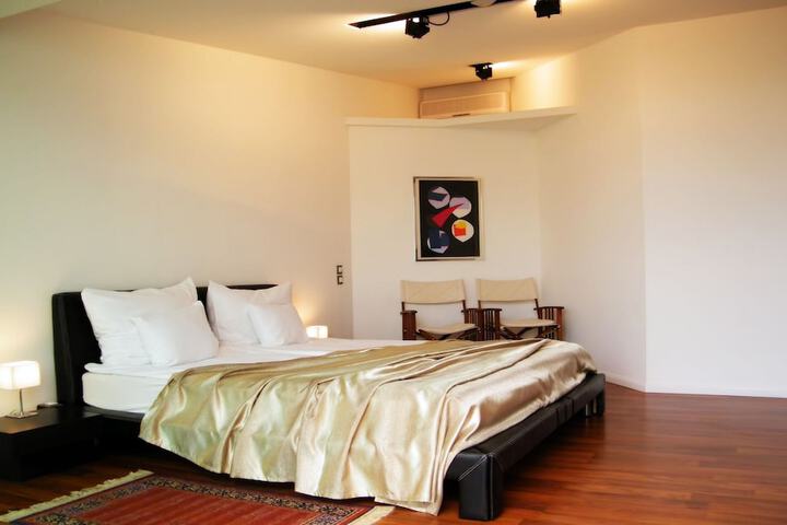 Room 19 of 37