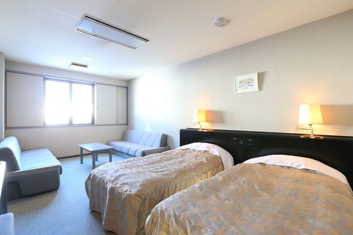 Room 16 of 60