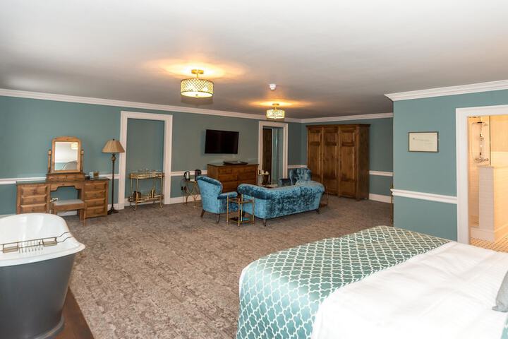 Room 12 of 47