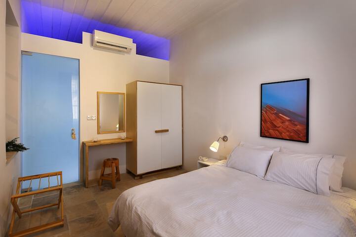 Room 12 of 40