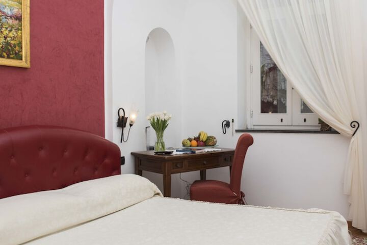 Room 14 of 221