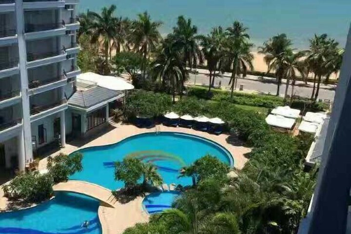 Pools & Facilities