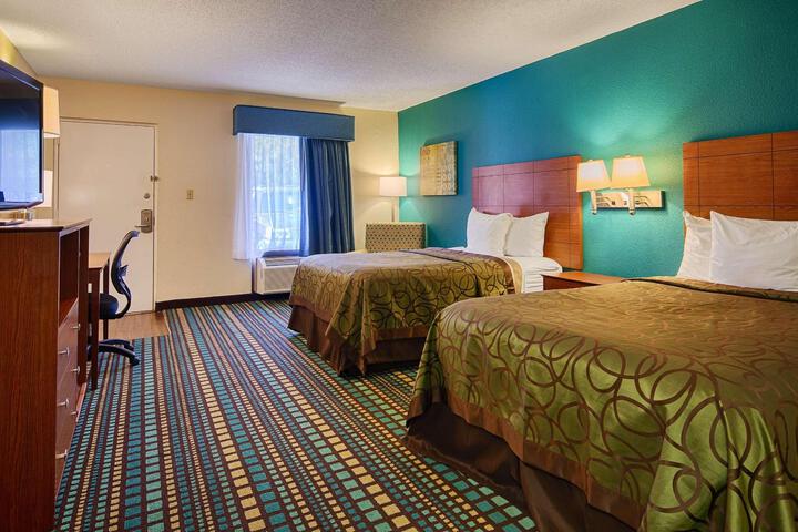 2 Double Beds - Wireless High Speed Internet, Microwave and Refrigerator, Coffee Maker (9 of 9)