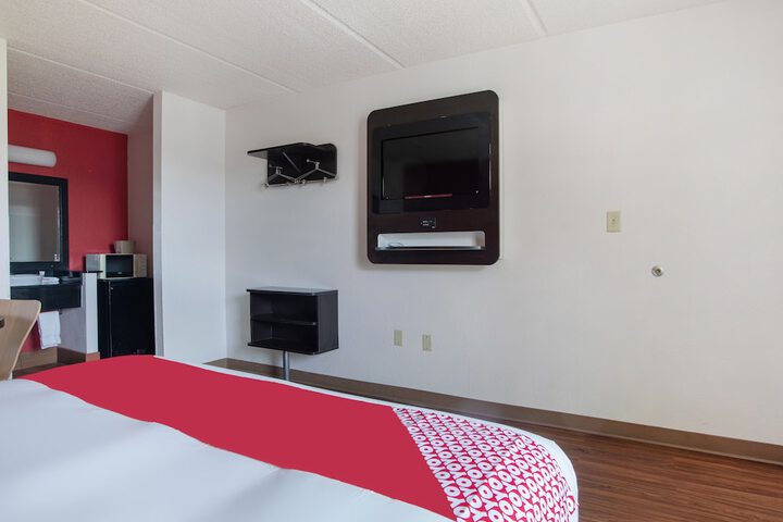 Room 16 of 30