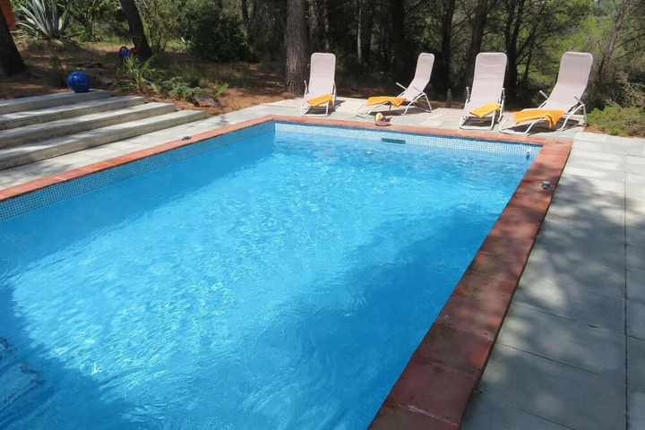 Pool 13 of 16