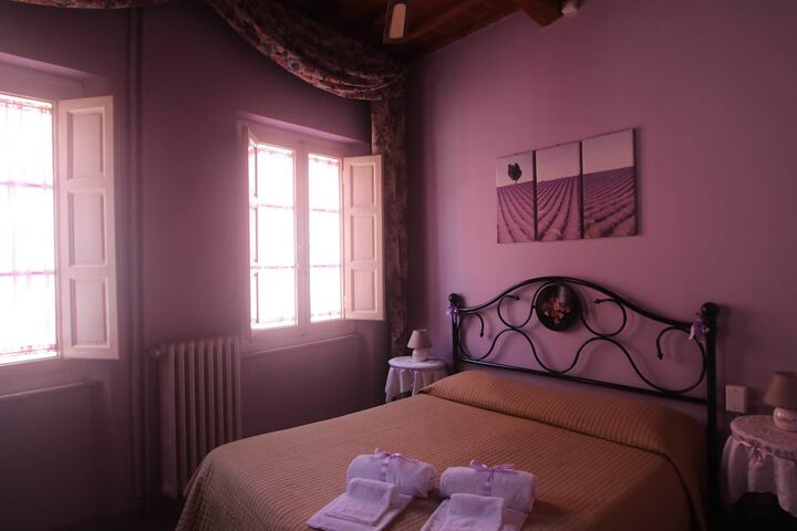 Room 8 of 33