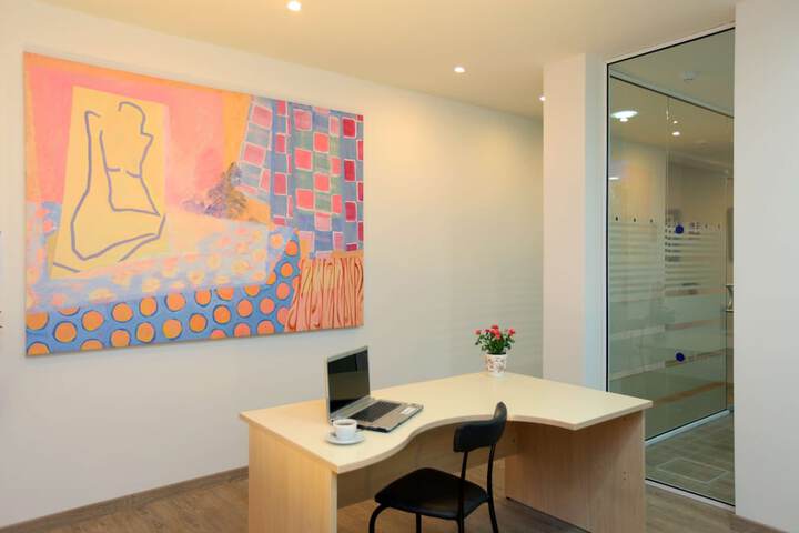 Business Center 49 of 75