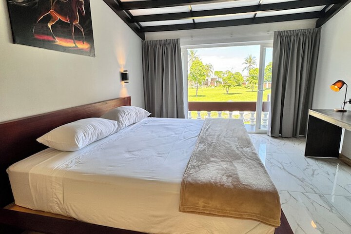 Room 40 of 189