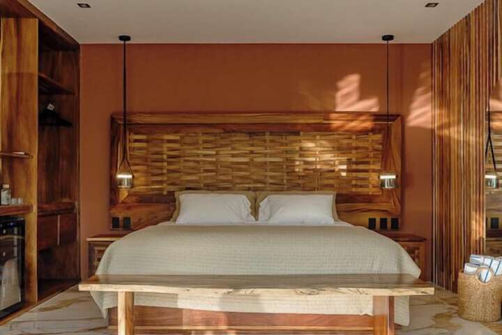 Room 7 of 72