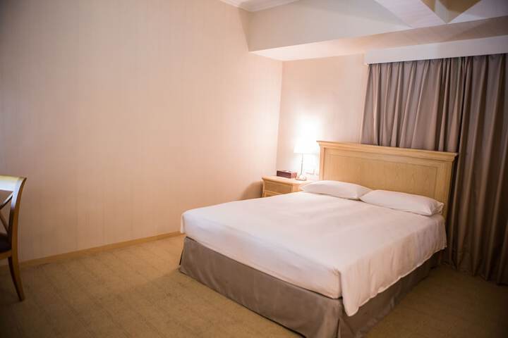 Room 22 of 103