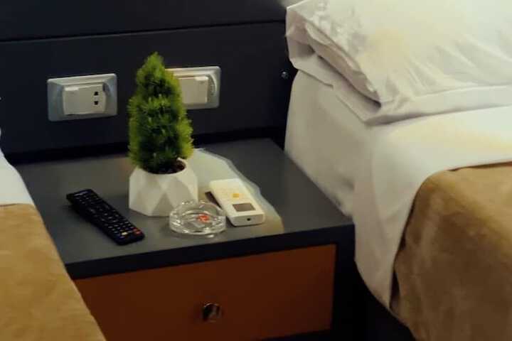 Room 11 of 23