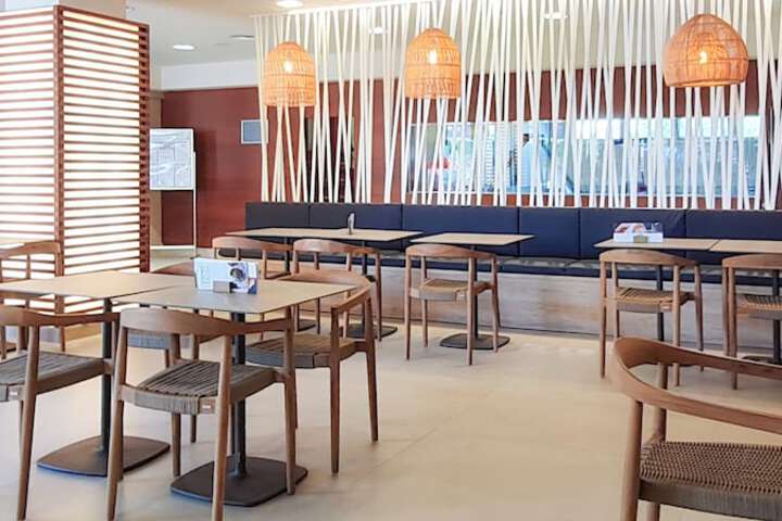 Breakfast/Coffee Service 64 of 92