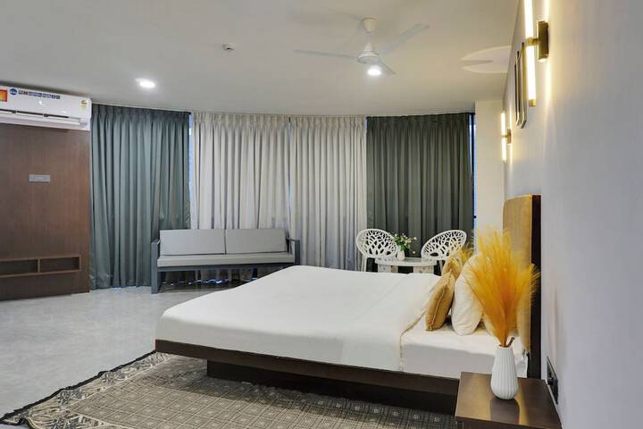 Room 7 of 28