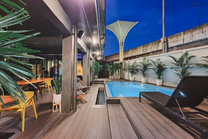 Pool 82 of 98