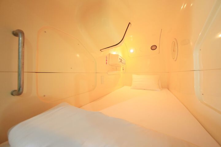 Room 6 of 24