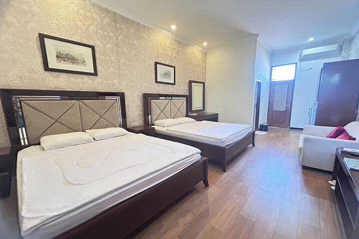 Room 13 of 61