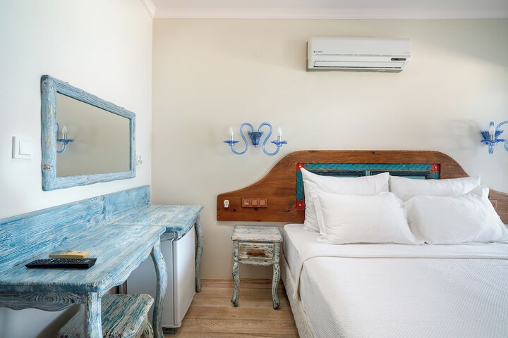 Room 11 of 29