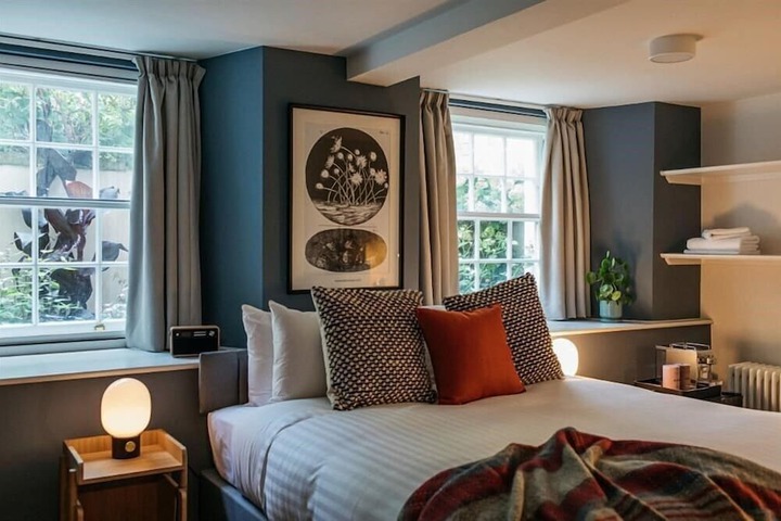 Room 3 of 25