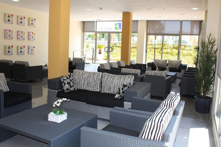 Entrance & Lobby