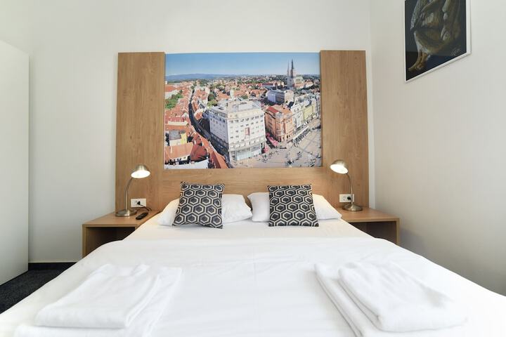 Room 18 of 39
