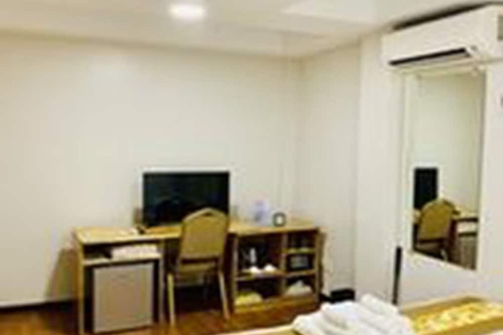 Room 14 of 34
