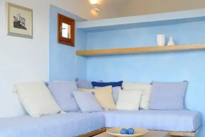Room 4 of 12
