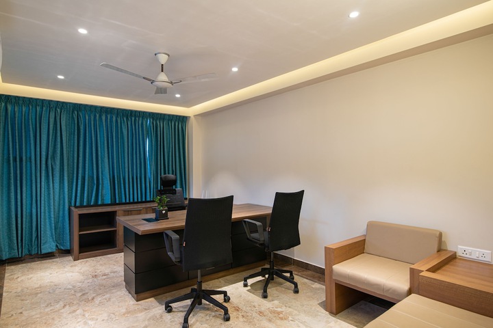 Business Center 34 of 36