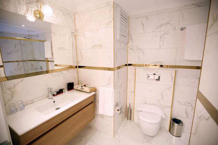 Room 14 of 48