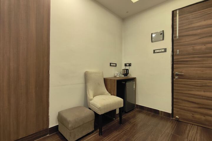 Room 26 of 90