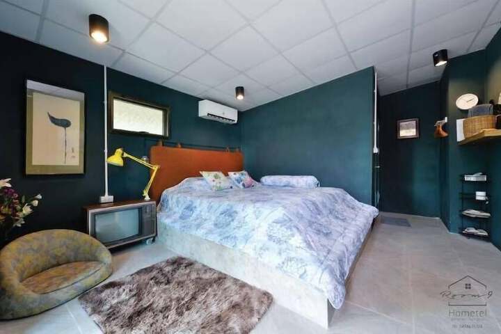 Room 14 of 80