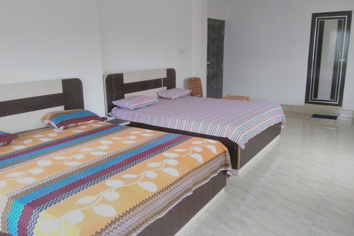Room 18 of 25