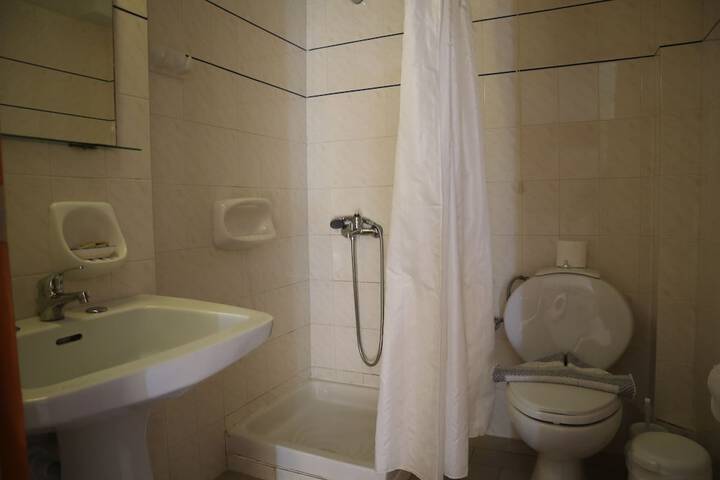 Room 15 of 27