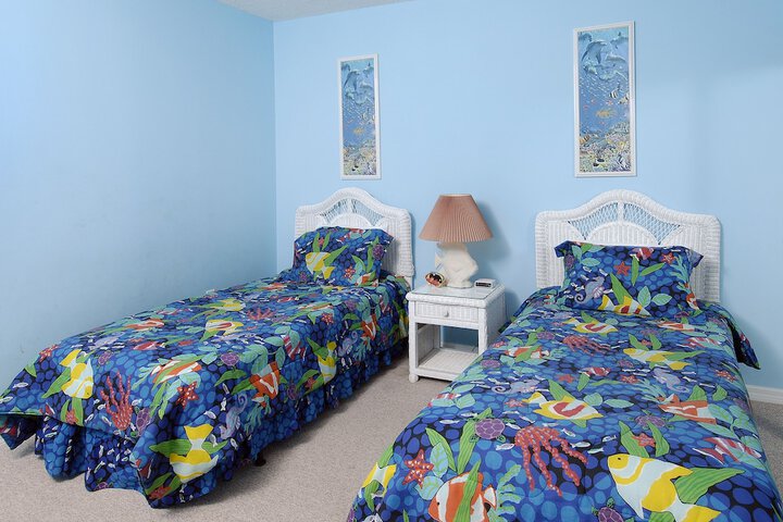 Room 6 of 27