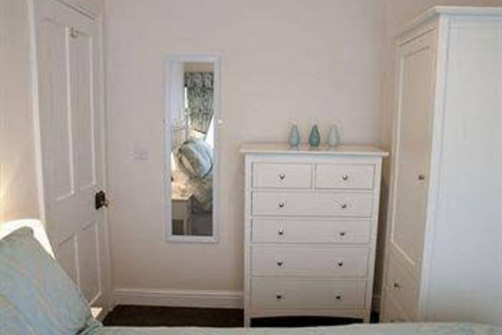 PORT SUNLIGHT HOLIDAY COTTAGES