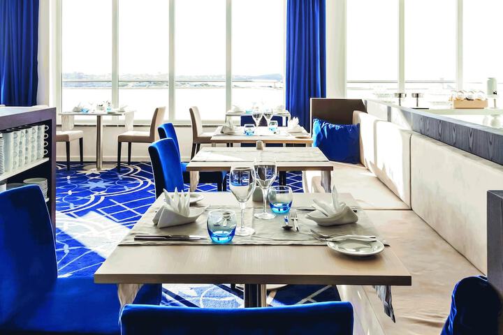 Dining 94 of 128