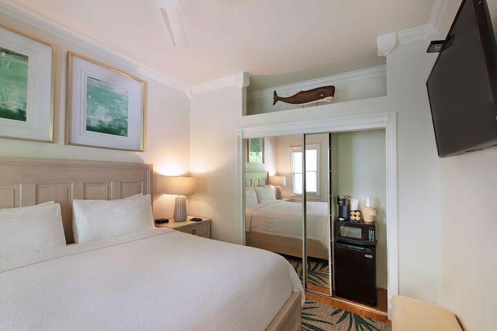 Room 6 of 30