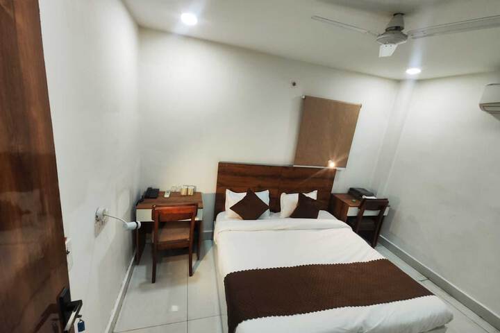 Room 16 of 75