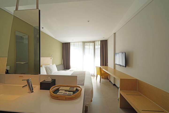 Room 38 of 64
