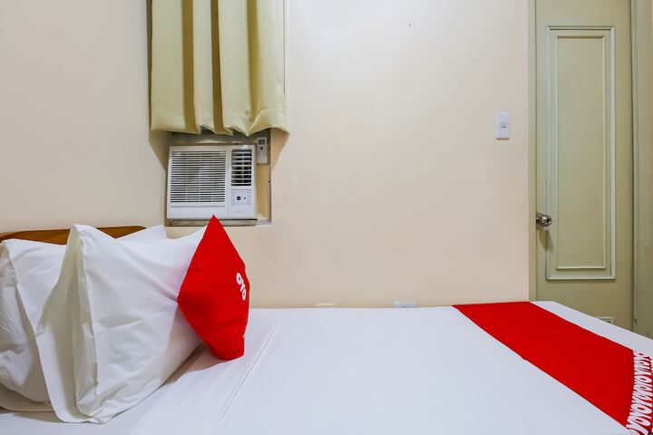 Room 13 of 34