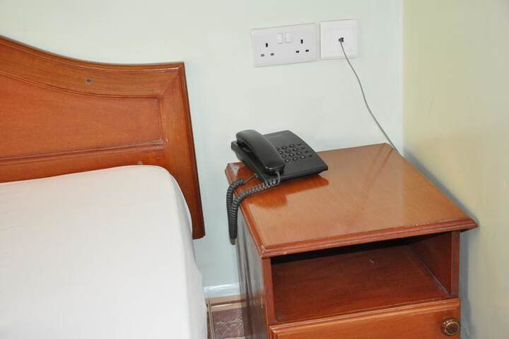 Room 8 of 14