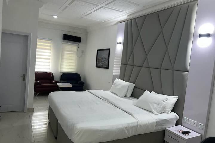 Room 8 of 20