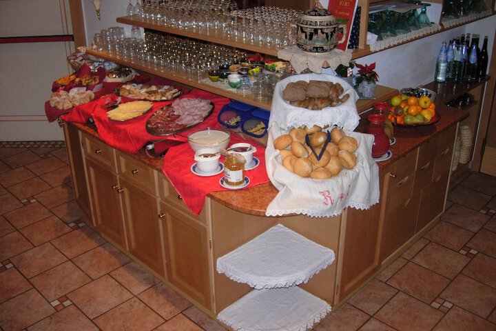 Breakfast/Coffee Service 35 of 59