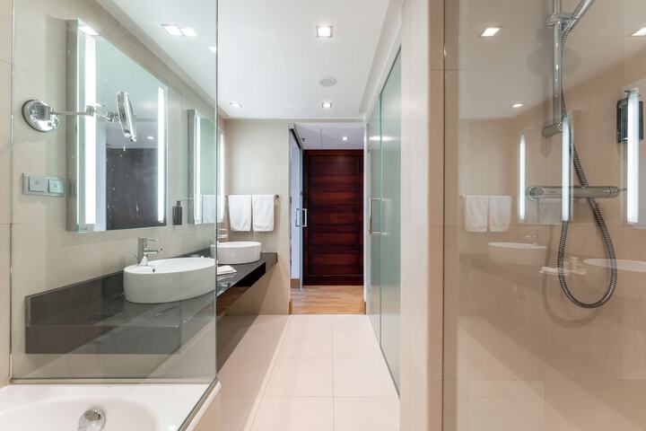 Room 39 of 102